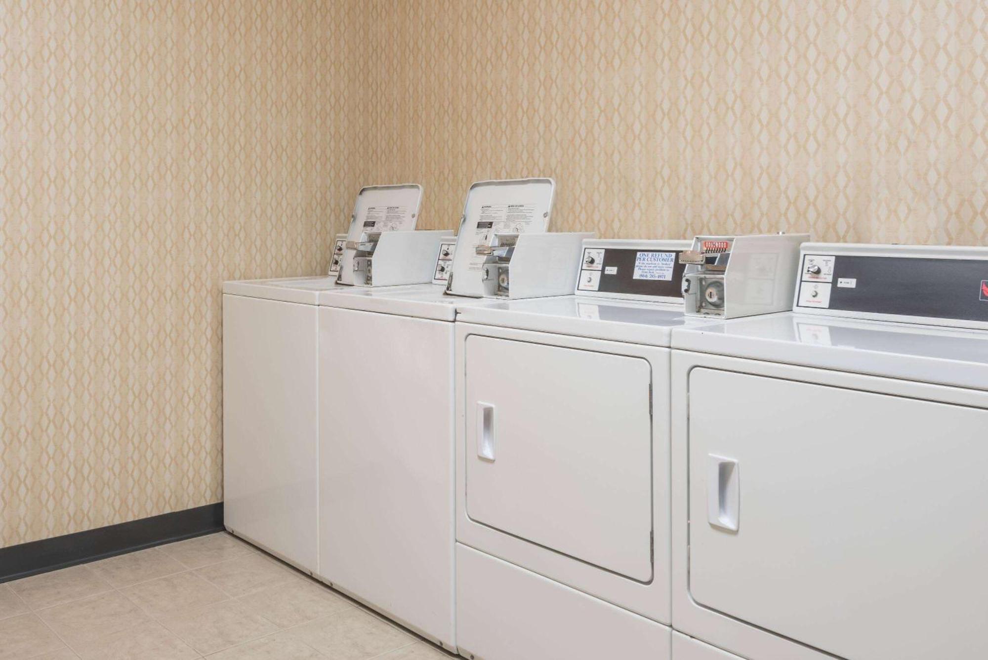 Wyndham Garden Williamsburg Busch Gardens Area Hotel Екстериор снимка