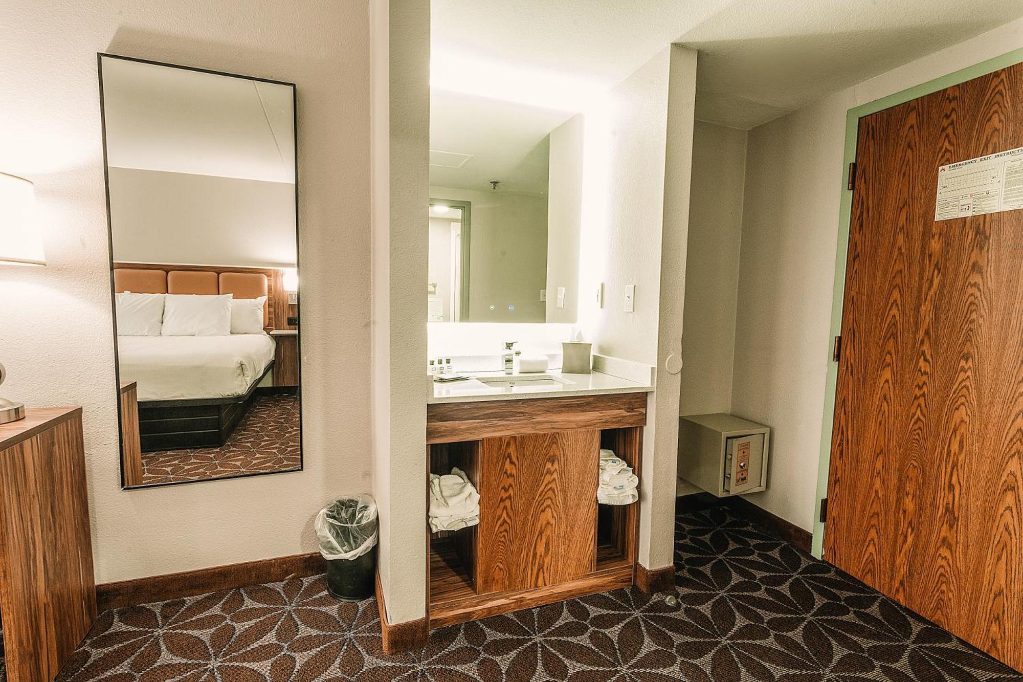 Wyndham Garden Williamsburg Busch Gardens Area Hotel Екстериор снимка